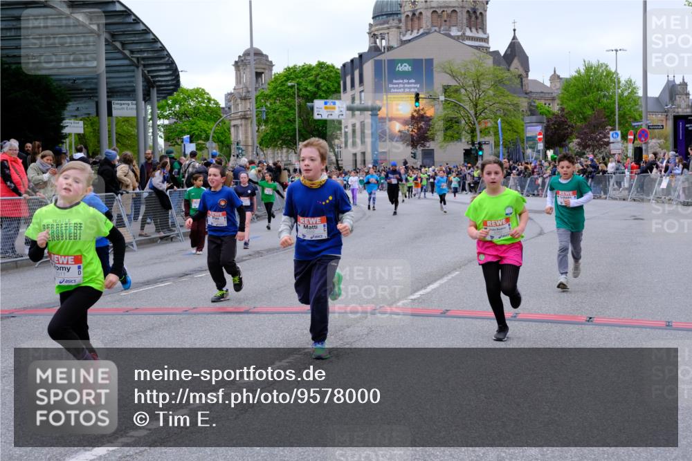 25.04.2026 - Das Zehntel Tim E. http://msf.ph/oto/9578000 25.04.2026 11:02:12 Ziel 5107, 5114, 5140, 5228, 5282, 5332, 5345, 5467, 5530, 5892, 5958, 5997, 6282, 6611, 6865, 6885, 7011, 7336, 7485, 7488, 7524, 7536, 7787, 7795, 7814 meine-sportfotos.de
