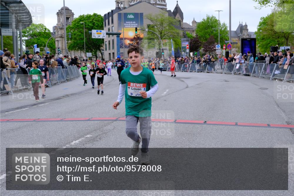 25.04.2026 - Das Zehntel Tim E. http://msf.ph/oto/9578008 25.04.2026 11:02:14 Ziel 5107, 5114, 5140, 5282, 5332, 5345, 5467, 5530, 5582, 5772, 5892, 5958, 6282, 6611, 7011, 7265, 7445, 7485, 7488, 7524, 7536, 7787, 7795, 7814 meine-sportfotos.de