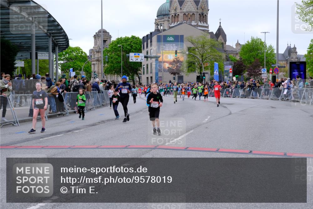 25.04.2026 - Das Zehntel Tim E. http://msf.ph/oto/9578019 25.04.2026 11:02:16 Ziel 5107, 5114, 5282, 5332, 5345, 5466, 5467, 5530, 5582, 5772, 5892, 5958, 6282, 6611, 6866, 7011, 7265, 7445, 7485, 7787, 7795, 7814 meine-sportfotos.de