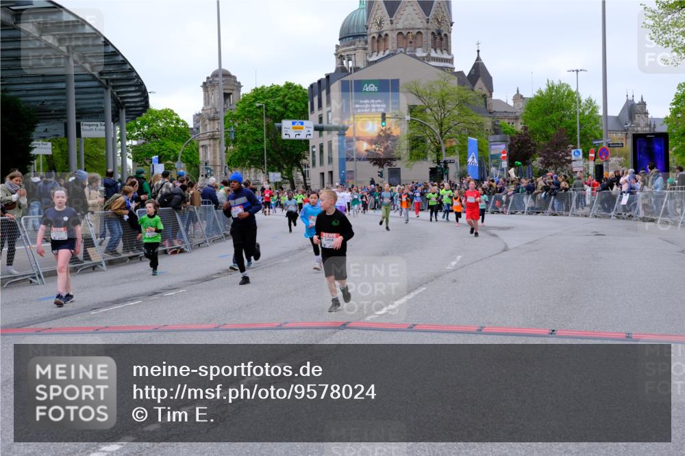 25.04.2026 - Das Zehntel Tim E. http://msf.ph/oto/9578024 25.04.2026 11:02:17 Ziel 5107, 5114, 5282, 5332, 5345, 5466, 5467, 5530, 5582, 5772, 5892, 5958, 6150, 6282, 6611, 6866, 7011, 7265, 7445, 7787, 7795, 7814 meine-sportfotos.de