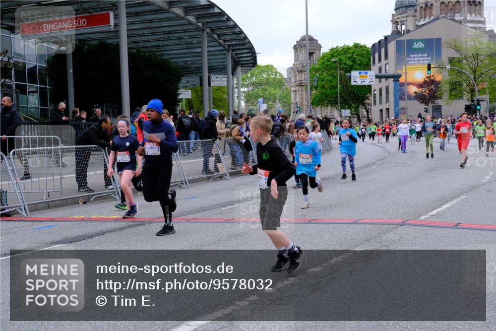 25.04.2026 - Das Zehntel Tim E. http://msf.ph/oto/9578032 25.04.2026 11:02:19 Ziel 5011, 5282, 5332, 5345, 5466, 5467, 5530, 5582, 5772, 5892, 5934, 5937, 5958, 6150, 6282, 6866, 7265, 7445, 7787, 7814, 7996 meine-sportfotos.de