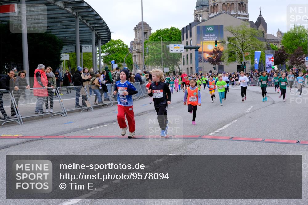25.04.2026 - Das Zehntel Tim E. http://msf.ph/oto/9578094 25.04.2026 11:02:30 Ziel 5011, 5042, 5134, 5136, 5152, 5934, 5937, 5940, 6165, 6176, 6267, 6278, 6817, 6849, 7024, 7038, 7282, 7292, 7347, 7359, 7360, 7538, 7561, 7799, 7824, 7855, 7858, 7862, 7872, 7874, 7996 meine-sportfotos.de