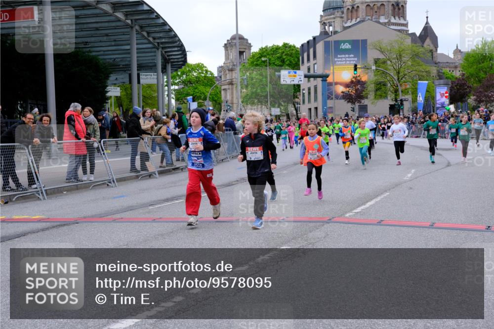 25.04.2026 - Das Zehntel Tim E. http://msf.ph/oto/9578095 25.04.2026 11:02:30 Ziel 5011, 5042, 5134, 5136, 5152, 5934, 5937, 5940, 6165, 6176, 6267, 6278, 6817, 6849, 7024, 7038, 7282, 7292, 7347, 7359, 7360, 7538, 7561, 7799, 7824, 7855, 7858, 7862, 7872, 7874, 7996 meine-sportfotos.de