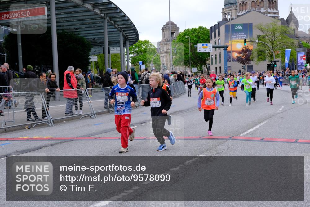 25.04.2026 - Das Zehntel Tim E. http://msf.ph/oto/9578099 25.04.2026 11:02:31 Ziel 5042, 5134, 5136, 5152, 5940, 6165, 6176, 6267, 6278, 6817, 6849, 7024, 7038, 7282, 7292, 7347, 7359, 7360, 7538, 7561, 7799, 7824, 7855, 7858, 7862, 7872, 7874 meine-sportfotos.de