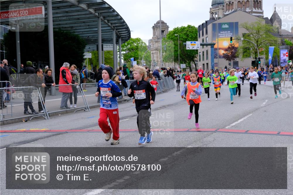 25.04.2026 - Das Zehntel Tim E. http://msf.ph/oto/9578100 25.04.2026 11:02:31 Ziel 5042, 5134, 5136, 5152, 5940, 6165, 6176, 6267, 6278, 6817, 6849, 7024, 7038, 7282, 7292, 7347, 7359, 7360, 7538, 7561, 7799, 7824, 7855, 7858, 7862, 7872, 7874 meine-sportfotos.de