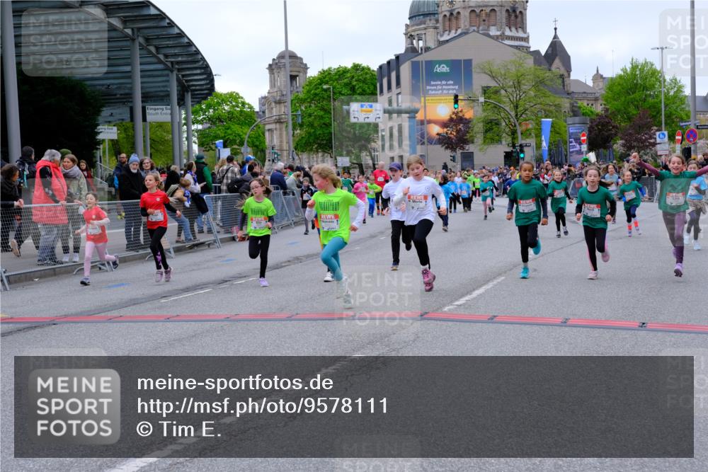 25.04.2026 - Das Zehntel Tim E. http://msf.ph/oto/9578111 25.04.2026 11:02:33 Ziel 5042, 5134, 5136, 5152, 5888, 5891, 5895, 5940, 6165, 6176, 6267, 6278, 6817, 6849, 7024, 7038, 7282, 7292, 7347, 7359, 7360, 7442, 7453, 7475, 7799, 7824, 7855, 7858, 7862, 7872, 7874, 8075 meine-sportfotos.de
