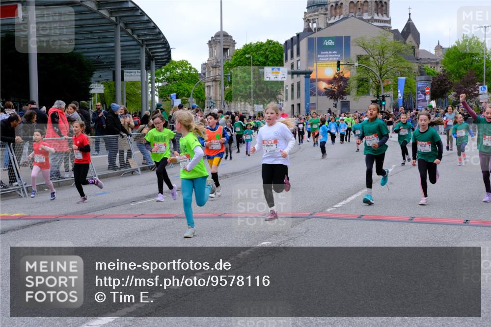 25.04.2026 - Das Zehntel Tim E. http://msf.ph/oto/9578116 25.04.2026 11:02:33 Ziel 5042, 5134, 5136, 5152, 5888, 5891, 5895, 5940, 6165, 6176, 6267, 6278, 6817, 6849, 7024, 7038, 7282, 7292, 7347, 7359, 7360, 7442, 7453, 7475, 7799, 7824, 7855, 7858, 7862, 7872, 7874, 8075 meine-sportfotos.de