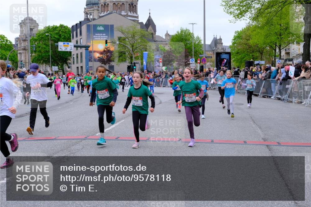 25.04.2026 - Das Zehntel Tim E. http://msf.ph/oto/9578118 25.04.2026 11:02:34 Ziel 5042, 5134, 5136, 5152, 5888, 5891, 5895, 5940, 6165, 6176, 6267, 6269, 6278, 6817, 6849, 7024, 7038, 7347, 7359, 7360, 7442, 7453, 7475, 7799, 7824, 7855, 7858, 7862, 7872, 7874, 8075 meine-sportfotos.de