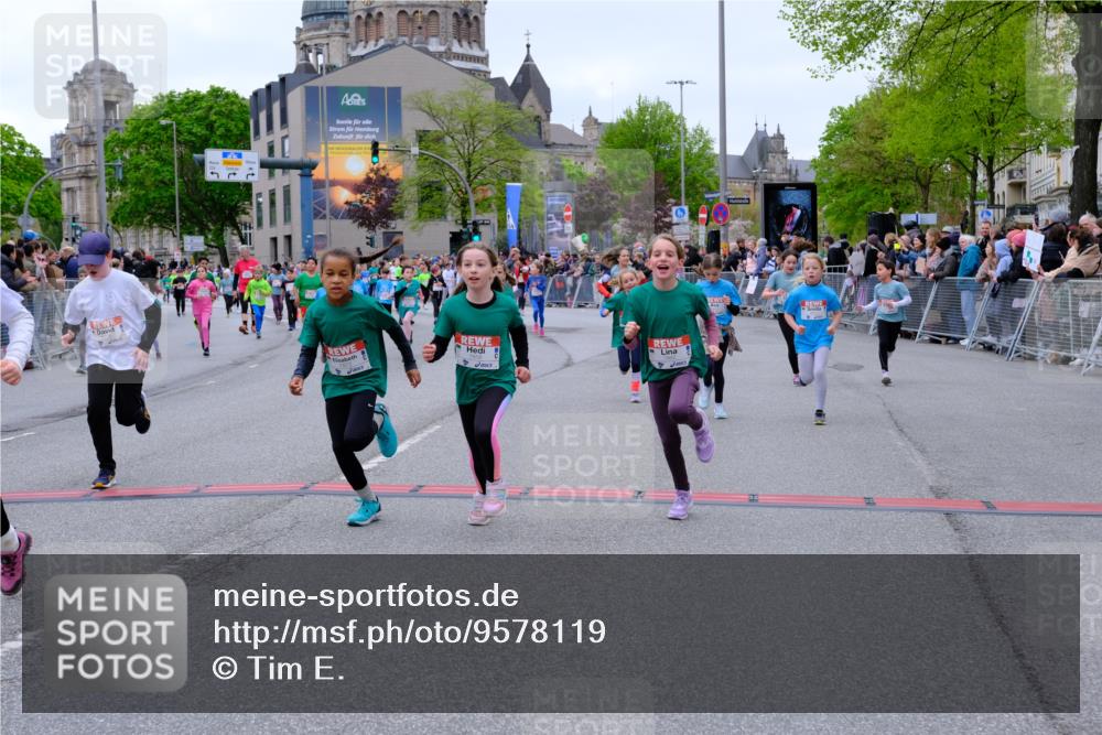 25.04.2026 - Das Zehntel Tim E. http://msf.ph/oto/9578119 25.04.2026 11:02:34 Ziel 5042, 5134, 5136, 5152, 5888, 5891, 5895, 5940, 6165, 6176, 6267, 6269, 6278, 6817, 6849, 7024, 7038, 7347, 7359, 7360, 7442, 7453, 7475, 7799, 7824, 7855, 7858, 7862, 7872, 7874, 8075 meine-sportfotos.de