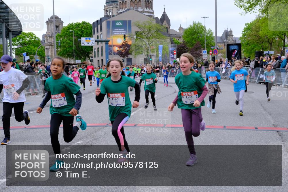 25.04.2026 - Das Zehntel Tim E. http://msf.ph/oto/9578125 25.04.2026 11:02:35 Ziel 5042, 5134, 5136, 5152, 5330, 5351, 5888, 5891, 5895, 6165, 6176, 6267, 6268, 6269, 6278, 6817, 6849, 7024, 7038, 7347, 7359, 7360, 7442, 7453, 7475, 7799, 7824, 7855, 7858, 7862, 7872, 7874, 8075 meine-sportfotos.de