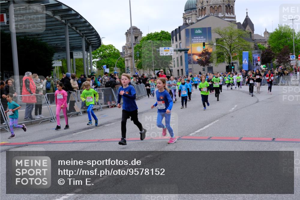 25.04.2026 - Das Zehntel Tim E. http://msf.ph/oto/9578152 25.04.2026 11:02:40 Ziel 5134, 5136, 5231, 5330, 5351, 5888, 5891, 5895, 6165, 6176, 6268, 6269, 6485, 6812, 6817, 6849, 7024, 7025, 7038, 7343, 7347, 7442, 7453, 7475, 7602, 7620, 7824, 7855, 7858, 7862, 7872, 8075 meine-sportfotos.de