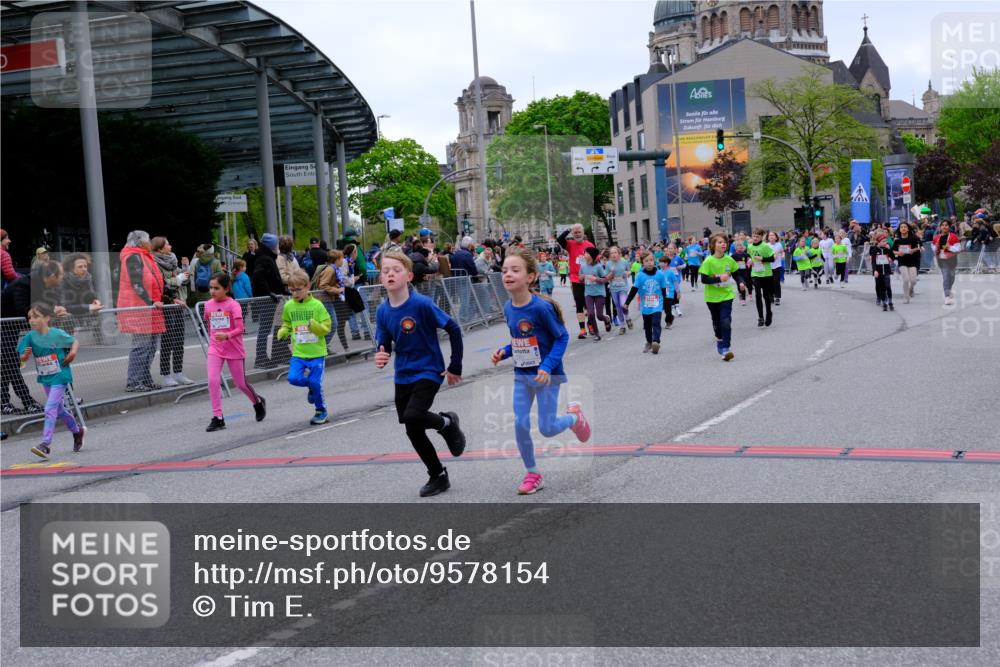 25.04.2026 - Das Zehntel Tim E. http://msf.ph/oto/9578154 25.04.2026 11:02:40 Ziel 5134, 5136, 5231, 5330, 5351, 5888, 5891, 5895, 6165, 6176, 6268, 6269, 6485, 6812, 6817, 6849, 7024, 7025, 7038, 7343, 7347, 7442, 7453, 7475, 7602, 7620, 7824, 7855, 7858, 7862, 7872, 8075 meine-sportfotos.de