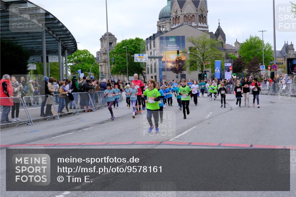 25.04.2026 - Das Zehntel Tim E. http://msf.ph/oto/9578161 25.04.2026 11:02:42 Ziel 5046, 5231, 5330, 5351, 5865, 5888, 5891, 5895, 6268, 6269, 6485, 6570, 6812, 6817, 6849, 6994, 6995, 7025, 7343, 7442, 7453, 7475, 7602, 7620, 7824, 7855, 8075 meine-sportfotos.de