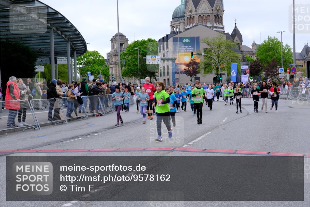 25.04.2026 - Das Zehntel Tim E. http://msf.ph/oto/9578162 25.04.2026 11:02:42 Ziel 5046, 5231, 5330, 5351, 5865, 5888, 5891, 5895, 6268, 6269, 6485, 6570, 6812, 6817, 6849, 6994, 6995, 7025, 7343, 7442, 7453, 7475, 7602, 7620, 7824, 7855, 8075 meine-sportfotos.de
