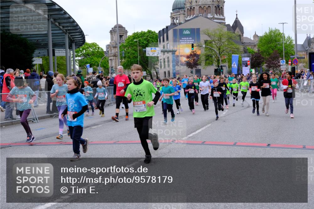 25.04.2026 - Das Zehntel Tim E. http://msf.ph/oto/9578179 25.04.2026 11:02:45 Ziel 5046, 5106, 5214, 5224, 5225, 5231, 5262, 5330, 5351, 5685, 5745, 5774, 5865, 5888, 5891, 6268, 6269, 6291, 6485, 6570, 6598, 6812, 6976, 6994, 6995, 7000, 7025, 7343, 7602, 7610, 7620, 7630, 7934, 7936 meine-sportfotos.de