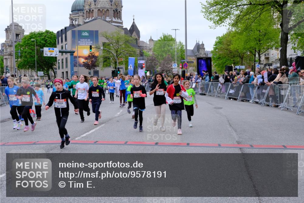 25.04.2026 - Das Zehntel Tim E. http://msf.ph/oto/9578191 25.04.2026 11:02:47 Ziel 5046, 5106, 5214, 5224, 5225, 5231, 5262, 5330, 5351, 5685, 5745, 5774, 5865, 6268, 6291, 6316, 6485, 6570, 6598, 6780, 6782, 6812, 6927, 6976, 6994, 6995, 7000, 7025, 7343, 7441, 7602, 7610, 7620, 7630, 7934, 7936 meine-sportfotos.de