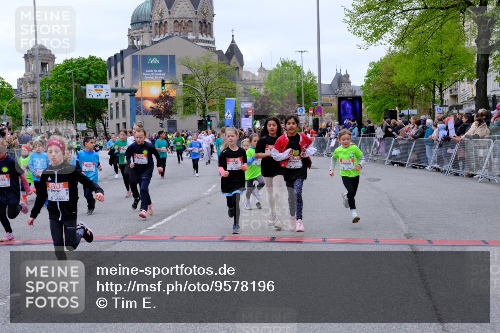 25.04.2026 - Das Zehntel Tim E. http://msf.ph/oto/9578196 25.04.2026 11:02:47 Ziel 5046, 5106, 5214, 5224, 5225, 5231, 5262, 5330, 5351, 5685, 5745, 5774, 5865, 6268, 6291, 6316, 6485, 6570, 6598, 6780, 6782, 6812, 6927, 6976, 6994, 6995, 7000, 7025, 7343, 7441, 7602, 7610, 7620, 7630, 7934, 7936 meine-sportfotos.de