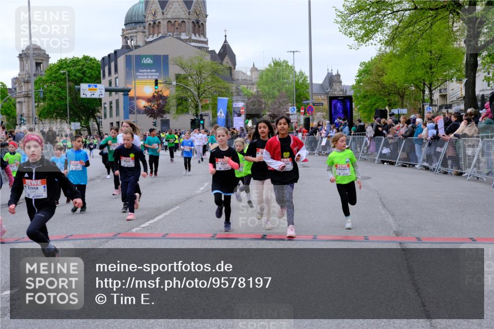 25.04.2026 - Das Zehntel Tim E. http://msf.ph/oto/9578197 25.04.2026 11:02:47 Ziel 5046, 5106, 5214, 5224, 5225, 5231, 5262, 5330, 5351, 5685, 5745, 5774, 5865, 6268, 6291, 6316, 6485, 6570, 6598, 6780, 6782, 6812, 6927, 6976, 6994, 6995, 7000, 7025, 7343, 7441, 7602, 7610, 7620, 7630, 7934, 7936 meine-sportfotos.de