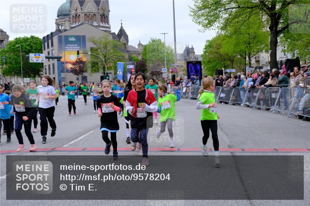 25.04.2026 - Das Zehntel Tim E. http://msf.ph/oto/9578204 25.04.2026 11:02:48 Ziel 5046, 5106, 5214, 5224, 5225, 5231, 5262, 5685, 5745, 5774, 5865, 5914, 6291, 6315, 6316, 6485, 6570, 6598, 6780, 6782, 6812, 6927, 6949, 6976, 6994, 6995, 7000, 7025, 7343, 7441, 7602, 7610, 7620, 7630, 7934, 7936, 8068 meine-sportfotos.de