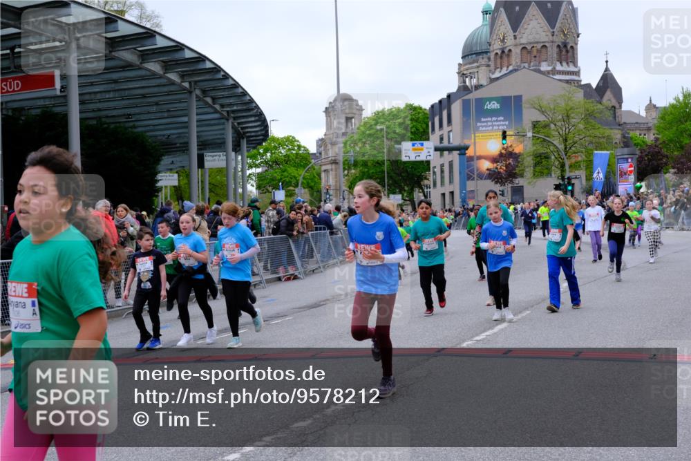 25.04.2026 - Das Zehntel Tim E. http://msf.ph/oto/9578212 25.04.2026 11:02:52 Ziel 5046, 5106, 5214, 5224, 5225, 5262, 5272, 5283, 5468, 5520, 5685, 5745, 5774, 5864, 5865, 5899, 5902, 5914, 5915, 5922, 6291, 6315, 6316, 6570, 6598, 6780, 6782, 6927, 6949, 6976, 6994, 6995, 7000, 7441, 7602, 7610, 7620, 7630, 7934, 7936, 8068 meine-sportfotos.de