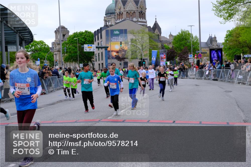 25.04.2026 - Das Zehntel Tim E. http://msf.ph/oto/9578214 25.04.2026 11:02:53 Ziel 5046, 5106, 5214, 5224, 5225, 5262, 5272, 5283, 5468, 5520, 5685, 5745, 5774, 5864, 5865, 5899, 5902, 5914, 5915, 5922, 6291, 6315, 6316, 6476, 6570, 6598, 6780, 6782, 6927, 6949, 6976, 6994, 6995, 7000, 7441, 7610, 7630, 7934, 7936, 8068 meine-sportfotos.de