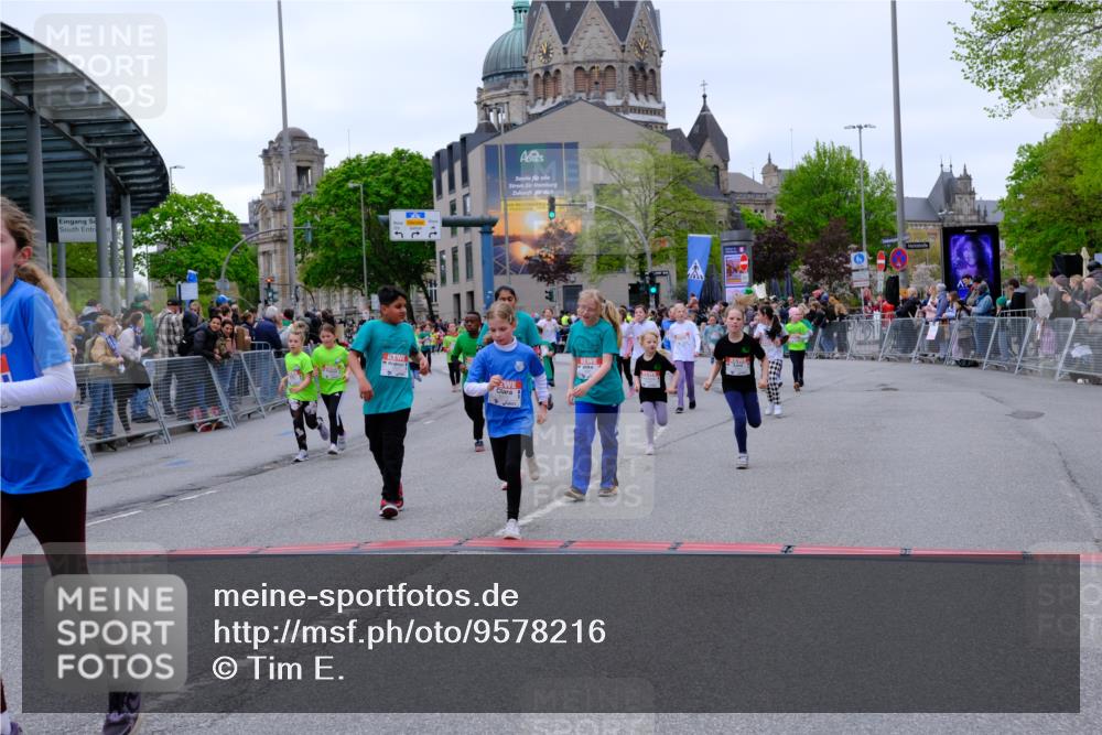 25.04.2026 - Das Zehntel Tim E. http://msf.ph/oto/9578216 25.04.2026 11:02:53 Ziel 5046, 5106, 5214, 5224, 5225, 5262, 5272, 5283, 5468, 5520, 5685, 5745, 5774, 5864, 5865, 5899, 5902, 5914, 5915, 5922, 6291, 6315, 6316, 6476, 6570, 6598, 6780, 6782, 6927, 6949, 6976, 6994, 6995, 7000, 7441, 7610, 7630, 7934, 7936, 8068 meine-sportfotos.de
