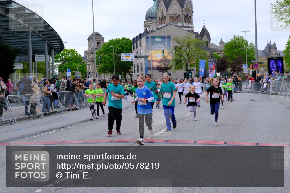 25.04.2026 - Das Zehntel Tim E. http://msf.ph/oto/9578219 25.04.2026 11:02:53 Ziel 5046, 5106, 5214, 5224, 5225, 5262, 5272, 5283, 5468, 5520, 5685, 5745, 5774, 5864, 5865, 5899, 5902, 5914, 5915, 5922, 6291, 6315, 6316, 6476, 6570, 6598, 6780, 6782, 6927, 6949, 6976, 6994, 6995, 7000, 7441, 7610, 7630, 7934, 7936, 8068 meine-sportfotos.de