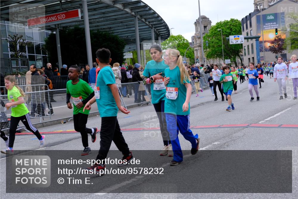 25.04.2026 - Das Zehntel Tim E. http://msf.ph/oto/9578232 25.04.2026 11:02:57 Ziel 5111, 5115, 5272, 5283, 5410, 5423, 5440, 5468, 5520, 5864, 5899, 5902, 5914, 5915, 5922, 6312, 6315, 6316, 6448, 6457, 6476, 6479, 6591, 6607, 6780, 6782, 6927, 6949, 7018, 7031, 7269, 7441, 7609, 7934, 7936, 8068 meine-sportfotos.de