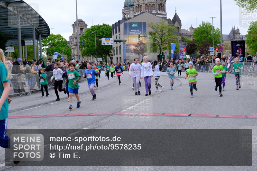 25.04.2026 - Das Zehntel Tim E. http://msf.ph/oto/9578235 25.04.2026 11:02:58 Ziel 5111, 5115, 5272, 5283, 5410, 5423, 5440, 5468, 5520, 5864, 5899, 5902, 5914, 5915, 5922, 6312, 6315, 6316, 6448, 6457, 6476, 6479, 6591, 6607, 6780, 6782, 6927, 6949, 7018, 7031, 7269, 7441, 7609, 8068 meine-sportfotos.de
