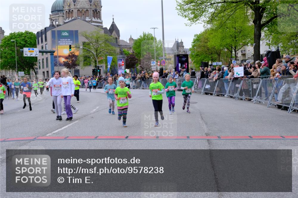 25.04.2026 - Das Zehntel Tim E. http://msf.ph/oto/9578238 25.04.2026 11:02:59 Ziel 5111, 5115, 5184, 5186, 5272, 5283, 5410, 5423, 5440, 5468, 5520, 5864, 5899, 5902, 5914, 5915, 5922, 6312, 6315, 6448, 6457, 6476, 6479, 6591, 6607, 6927, 6949, 7018, 7031, 7237, 7269, 7609, 8068 meine-sportfotos.de