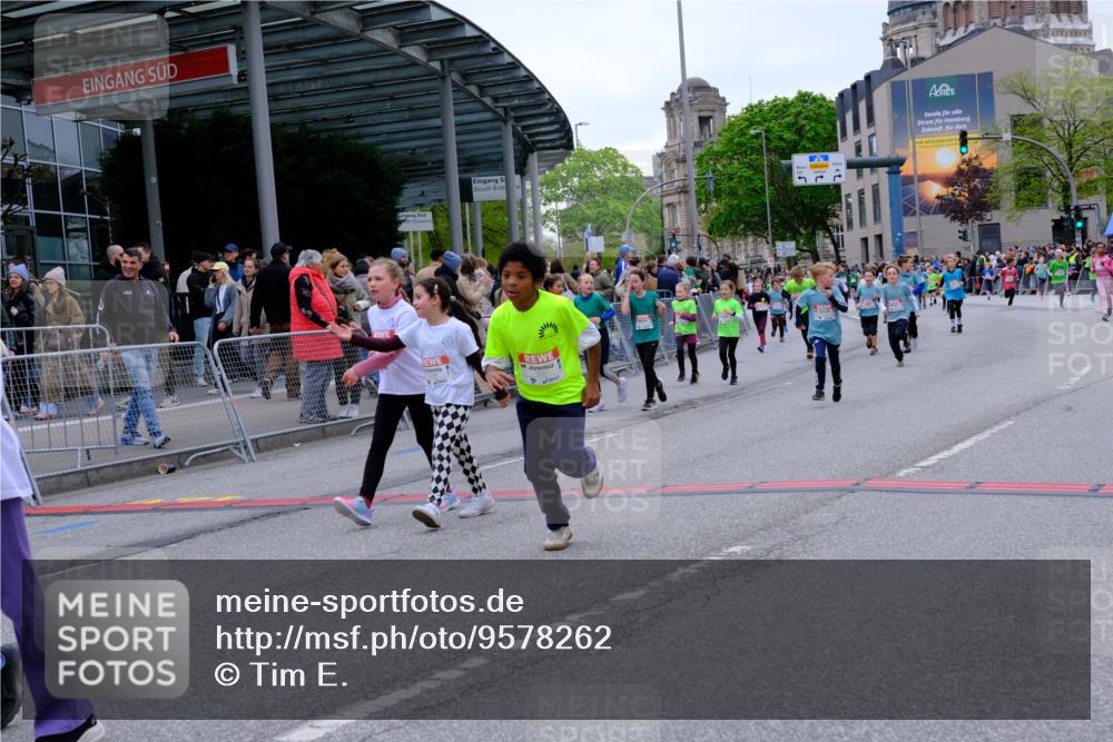 25.04.2026 - Das Zehntel Tim E. http://msf.ph/oto/9578262 25.04.2026 11:03:04 Ziel 5111, 5115, 5184, 5186, 5398, 5410, 5423, 5440, 5662, 5998, 6030, 6312, 6448, 6457, 6476, 6479, 6591, 6607, 6887, 7018, 7031, 7064, 7087, 7117, 7237, 7269, 7440, 7444, 7609, 7979, 7980 meine-sportfotos.de