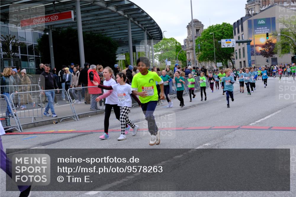 25.04.2026 - Das Zehntel Tim E. http://msf.ph/oto/9578263 25.04.2026 11:03:04 Ziel 5111, 5115, 5184, 5186, 5398, 5410, 5423, 5440, 5662, 5998, 6030, 6312, 6448, 6457, 6476, 6479, 6591, 6607, 6887, 7018, 7031, 7064, 7087, 7117, 7237, 7269, 7440, 7444, 7609, 7979, 7980 meine-sportfotos.de