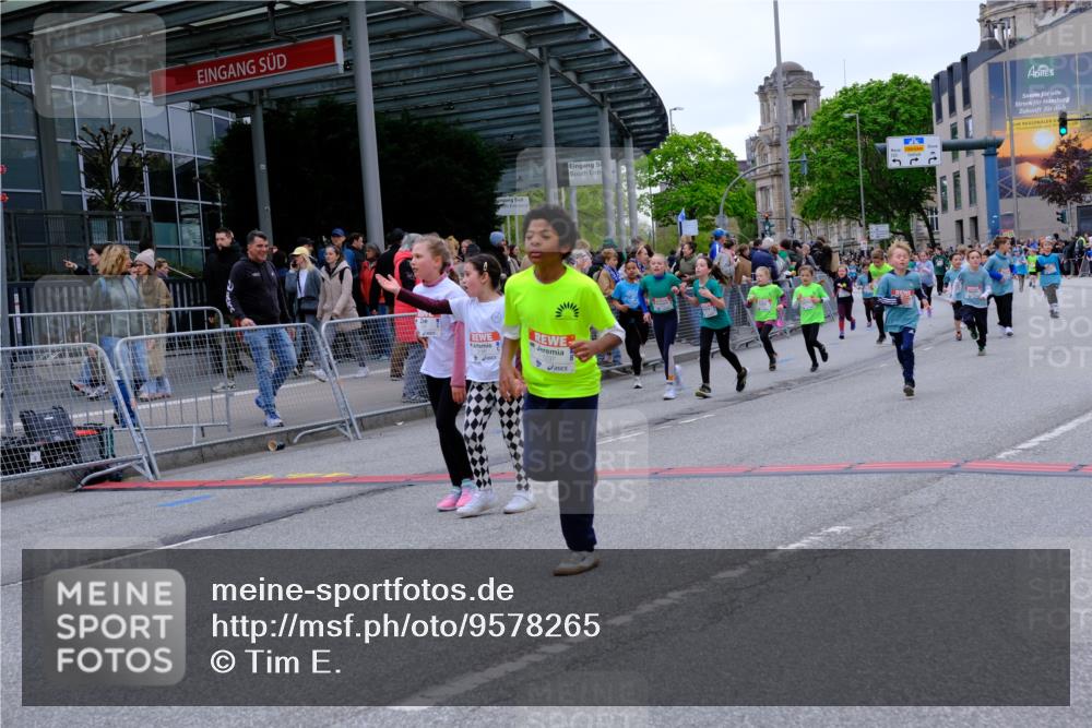 25.04.2026 - Das Zehntel Tim E. http://msf.ph/oto/9578265 25.04.2026 11:03:05 Ziel 5111, 5115, 5184, 5186, 5398, 5410, 5423, 5440, 5662, 5998, 6030, 6312, 6448, 6457, 6476, 6479, 6591, 6607, 6887, 7018, 7031, 7064, 7087, 7117, 7237, 7269, 7440, 7444, 7609, 7979, 7980 meine-sportfotos.de