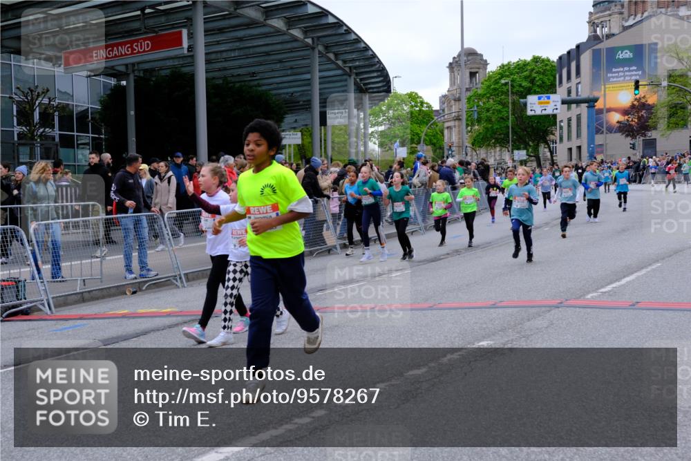 25.04.2026 - Das Zehntel Tim E. http://msf.ph/oto/9578267 25.04.2026 11:03:05 Ziel 5111, 5115, 5184, 5186, 5398, 5410, 5423, 5440, 5662, 5998, 6030, 6312, 6448, 6457, 6476, 6479, 6591, 6607, 6887, 7018, 7031, 7064, 7087, 7117, 7237, 7269, 7440, 7444, 7609, 7979, 7980 meine-sportfotos.de
