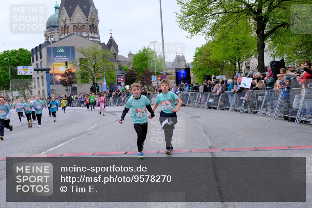 25.04.2026 - Das Zehntel Tim E. http://msf.ph/oto/9578270 25.04.2026 11:03:06 Ziel 5111, 5115, 5184, 5186, 5398, 5410, 5423, 5440, 5594, 5662, 5998, 6030, 6312, 6448, 6457, 6479, 6567, 6591, 6607, 6887, 7018, 7031, 7064, 7087, 7117, 7237, 7269, 7426, 7440, 7444, 7483, 7609, 7979, 7980, 7994 meine-sportfotos.de