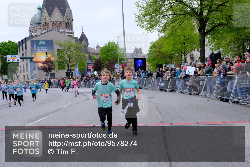 25.04.2026 - Das Zehntel Tim E. http://msf.ph/oto/9578274 25.04.2026 11:03:06 Ziel 5111, 5115, 5184, 5186, 5398, 5410, 5423, 5440, 5594, 5662, 5998, 6030, 6312, 6448, 6457, 6479, 6567, 6591, 6607, 6887, 7018, 7031, 7064, 7087, 7117, 7237, 7269, 7426, 7440, 7444, 7483, 7609, 7979, 7980, 7994 meine-sportfotos.de