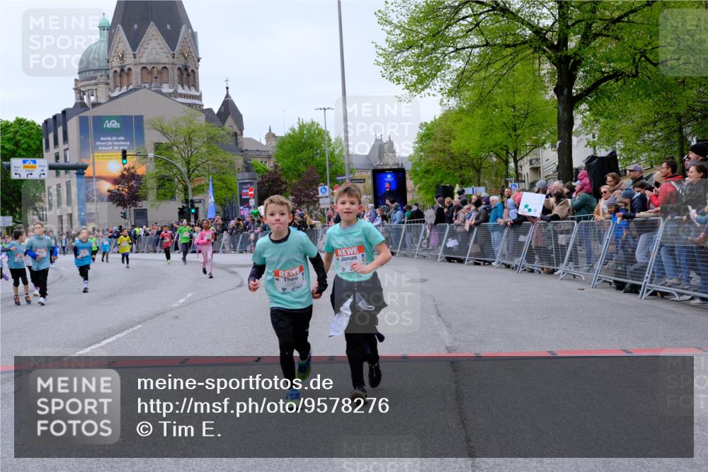 25.04.2026 - Das Zehntel Tim E. http://msf.ph/oto/9578276 25.04.2026 11:03:07 Ziel 5111, 5115, 5184, 5186, 5398, 5410, 5594, 5662, 5998, 6030, 6190, 6399, 6448, 6457, 6479, 6567, 6591, 6607, 6887, 7064, 7087, 7117, 7237, 7269, 7426, 7440, 7444, 7483, 7600, 7609, 7979, 7980, 7994 meine-sportfotos.de