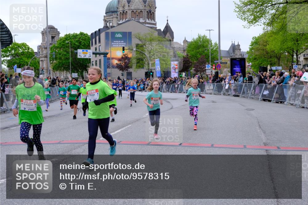 25.04.2026 - Das Zehntel Tim E. http://msf.ph/oto/9578315 25.04.2026 11:03:16 Ziel 5052, 5053, 5215, 5217, 5533, 5594, 5630, 5945, 5969, 5971, 5985, 5991, 6190, 6399, 6460, 6466, 6567, 6593, 7117, 7273, 7345, 7426, 7483, 7600, 7994 meine-sportfotos.de