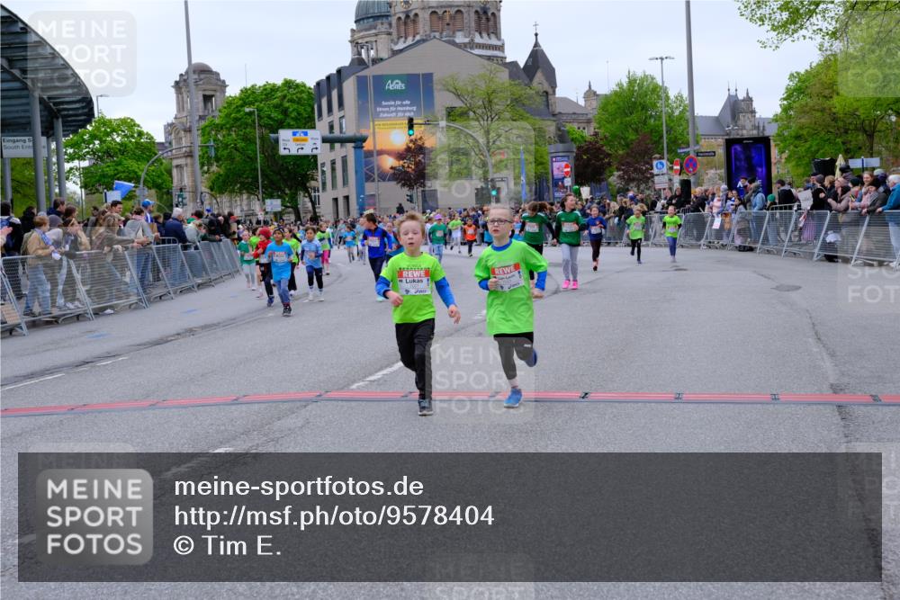 25.04.2026 - Das Zehntel Tim E. http://msf.ph/oto/9578404 25.04.2026 11:03:37 Ziel 5536, 5542, 5552, 5593, 5599, 5603, 5610, 5613, 5645, 6664, 6704, 6784, 6792, 6793, 6797, 6804, 6948, 7021, 7023, 7043, 7762, 7991, 7992, 7995 meine-sportfotos.de
