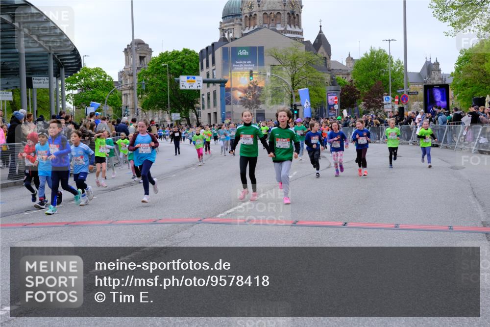 25.04.2026 - Das Zehntel Tim E. http://msf.ph/oto/9578418 25.04.2026 11:03:41 Ziel 5335, 5337, 5349, 5536, 5552, 5610, 5615, 5625, 5716, 5908, 6459, 6463, 6468, 6472, 6784, 6793, 7021, 7023, 7034, 7041, 7063, 7069, 7084, 7279, 7762, 7991, 7992, 7995 meine-sportfotos.de