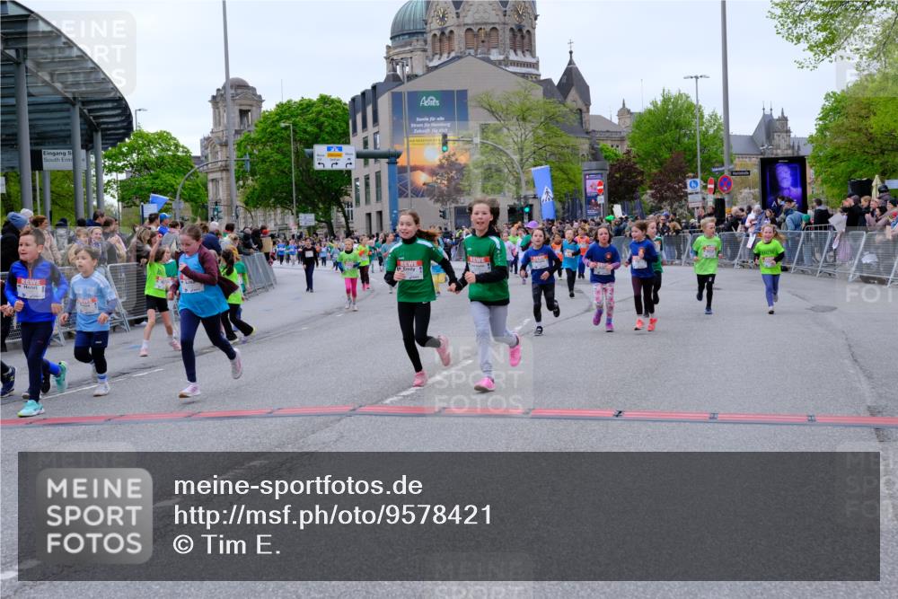 25.04.2026 - Das Zehntel Tim E. http://msf.ph/oto/9578421 25.04.2026 11:03:41 Ziel 5335, 5337, 5349, 5536, 5552, 5610, 5615, 5625, 5716, 5908, 6459, 6463, 6468, 6472, 6784, 6793, 7021, 7023, 7034, 7041, 7063, 7069, 7084, 7279, 7762, 7991, 7992, 7995 meine-sportfotos.de