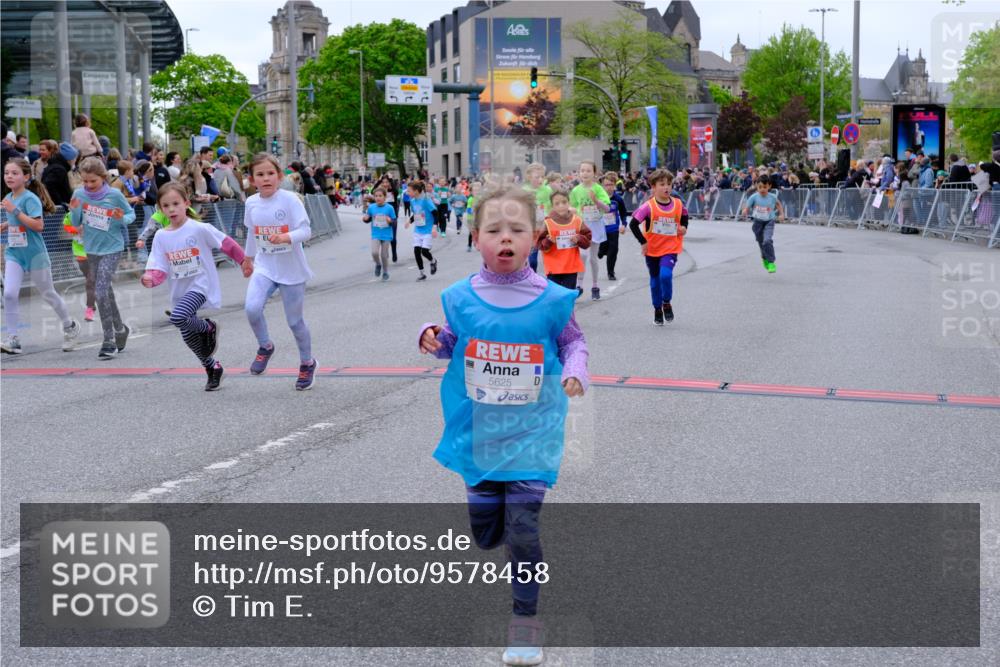25.04.2026 - Das Zehntel Tim E. http://msf.ph/oto/9578458 25.04.2026 11:03:48 Ziel 5020, 5028, 5335, 5337, 5349, 5536, 5552, 5610, 5615, 5625, 5716, 5908, 6459, 6463, 6468, 6472, 6789, 6793, 6959, 7022, 7034, 7039, 7041, 7044, 7063, 7069, 7084, 7279, 7287, 7290, 7348, 7352, 7437, 7462, 7472, 7499, 7515, 7768, 7991, 7992, 7995 meine-sportfotos.de