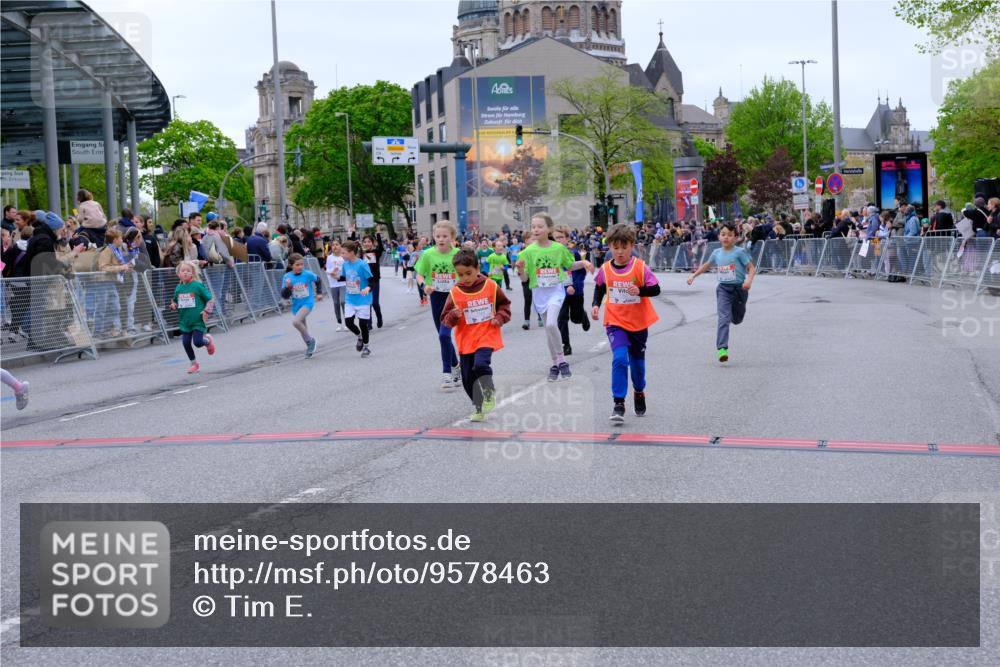 25.04.2026 - Das Zehntel Tim E. http://msf.ph/oto/9578463 25.04.2026 11:03:49 Ziel 5020, 5028, 5335, 5337, 5349, 5615, 5625, 5716, 5908, 6459, 6463, 6468, 6472, 6789, 6793, 6959, 7022, 7034, 7039, 7041, 7044, 7063, 7069, 7084, 7279, 7287, 7290, 7348, 7352, 7437, 7462, 7472, 7499, 7515, 7768 meine-sportfotos.de