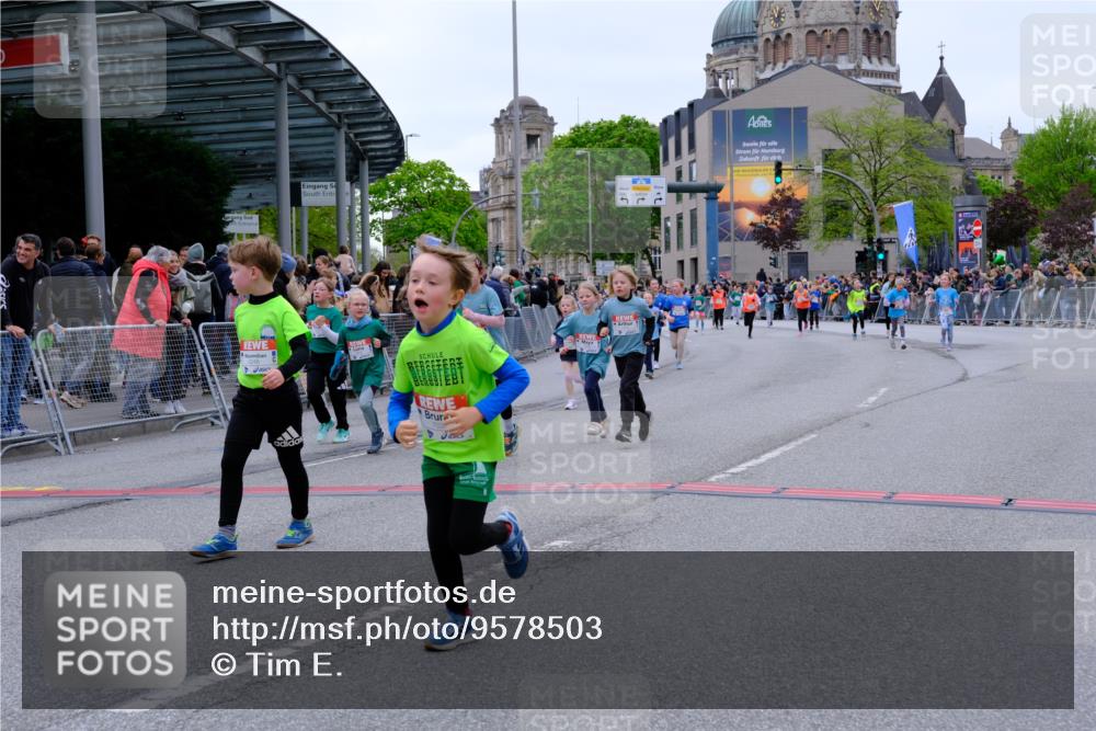25.04.2026 - Das Zehntel Tim E. http://msf.ph/oto/9578503 25.04.2026 11:03:57 Ziel 5246, 6346, 6368, 6487, 6490, 6560, 6789, 6959, 7022, 7032, 7287, 7290, 7437, 7449, 7450, 7458, 7462, 7470, 7472, 7649, 7768, 7822, 7847, 7864 meine-sportfotos.de