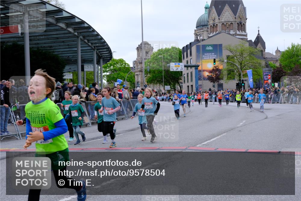 25.04.2026 - Das Zehntel Tim E. http://msf.ph/oto/9578504 25.04.2026 11:03:57 Ziel 5246, 6346, 6368, 6487, 6490, 6560, 6789, 6959, 7022, 7032, 7287, 7290, 7437, 7449, 7450, 7458, 7462, 7470, 7472, 7649, 7768, 7822, 7847, 7864 meine-sportfotos.de