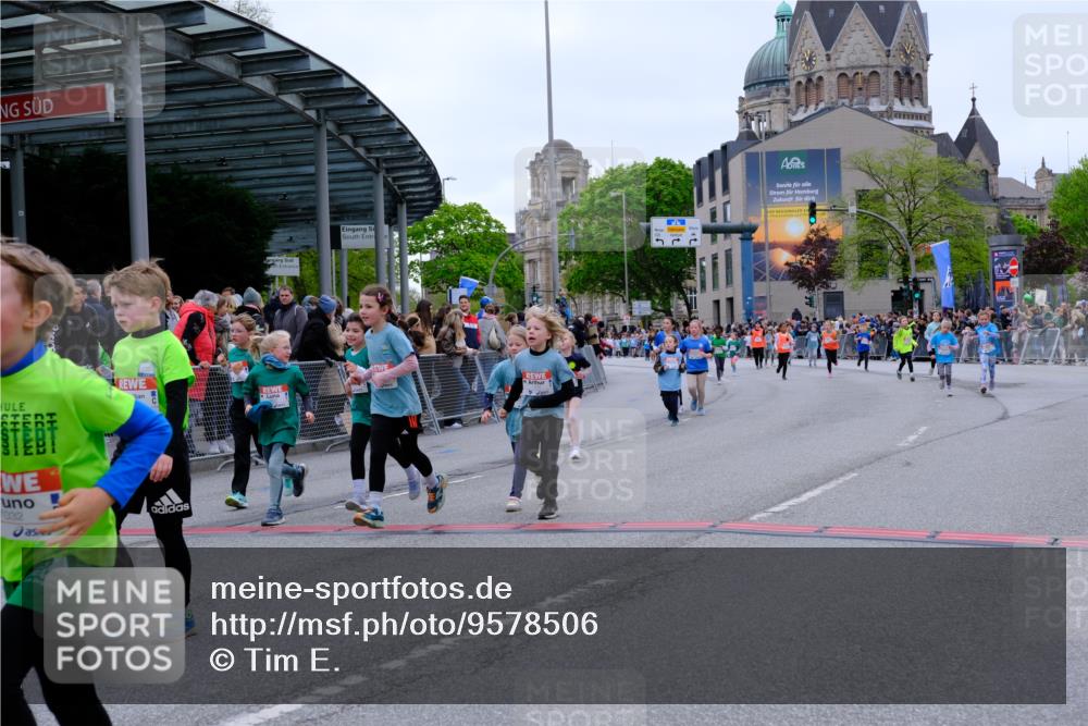 25.04.2026 - Das Zehntel Tim E. http://msf.ph/oto/9578506 25.04.2026 11:03:57 Ziel 5246, 6346, 6368, 6487, 6490, 6560, 6789, 6959, 7022, 7032, 7287, 7290, 7437, 7449, 7450, 7458, 7462, 7470, 7472, 7649, 7768, 7822, 7847, 7864 meine-sportfotos.de