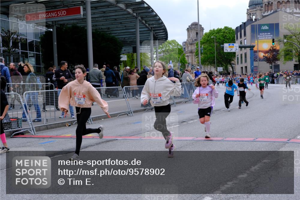 25.04.2026 - Das Zehntel Tim E. http://msf.ph/oto/9578902 25.04.2026 11:06:32 Ziel 5461, 5464, 6239, 6252, 6288, 6292, 6830, 6925, 6962, 6990, 7002, 8001 meine-sportfotos.de