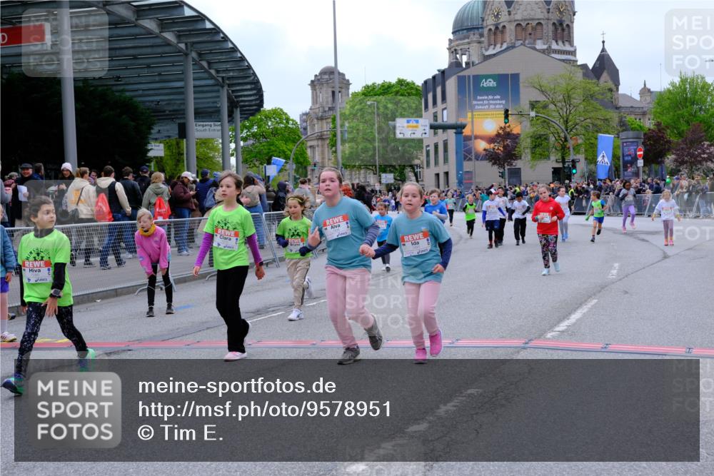 25.04.2026 - Das Zehntel Tim E. http://msf.ph/oto/9578951 25.04.2026 11:07:02 Ziel 5125, 5144, 6115, 6160, 6163, 6174, 6185, 6310, 6777, 7263, 7264, 7270, 7272, 7277, 7285, 7431, 7438, 7491, 7507, 7511, 7519, 7523, 7556, 7606, 7990 meine-sportfotos.de