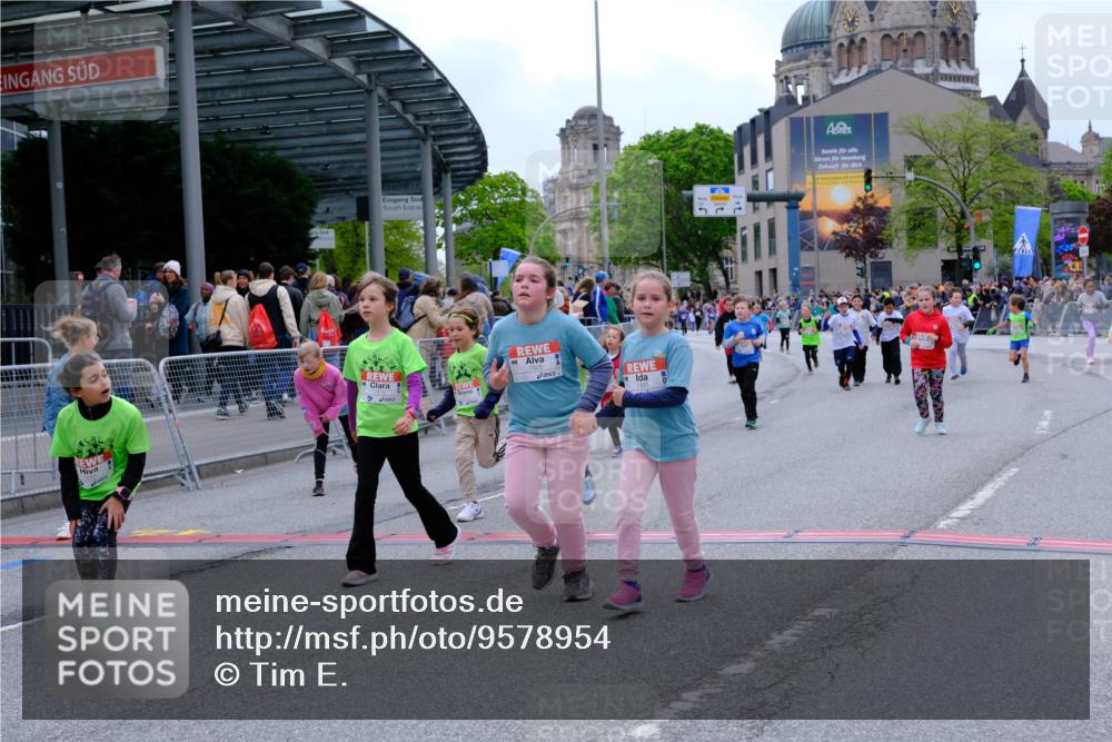 25.04.2026 - Das Zehntel Tim E. http://msf.ph/oto/9578954 25.04.2026 11:07:02 Ziel 5125, 5144, 6115, 6160, 6163, 6174, 6185, 6310, 6777, 7263, 7264, 7270, 7272, 7277, 7285, 7431, 7438, 7491, 7507, 7511, 7519, 7523, 7556, 7606, 7990 meine-sportfotos.de