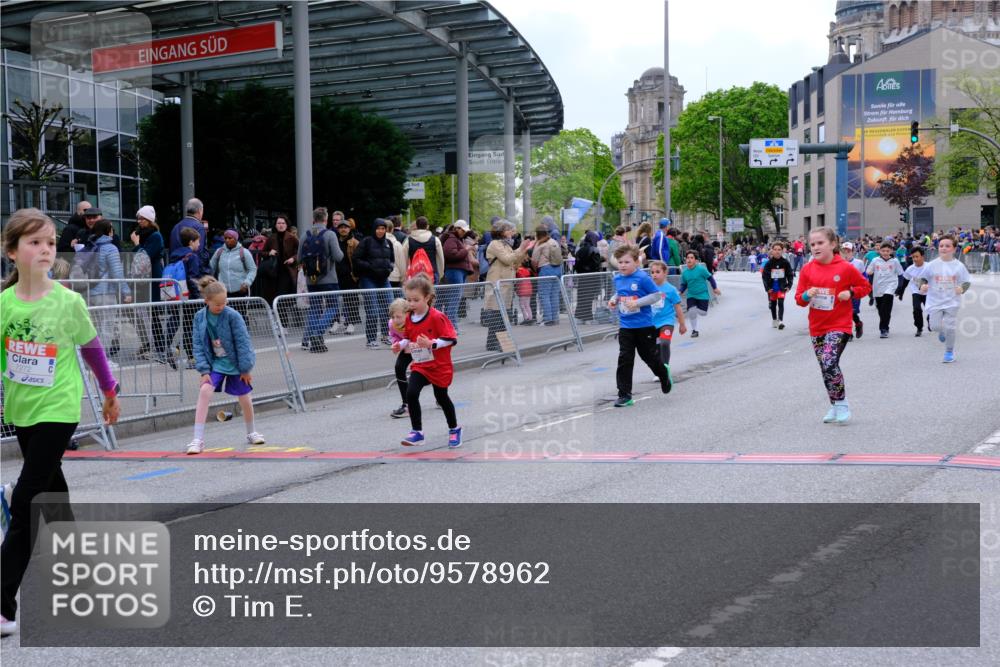 25.04.2026 - Das Zehntel Tim E. http://msf.ph/oto/9578962 25.04.2026 11:07:05 Ziel 5027, 5060, 5061, 5064, 5125, 5144, 5881, 5887, 5939, 6115, 6185, 6310, 6777, 7263, 7264, 7270, 7272, 7277, 7285, 7431, 7438, 7491, 7507, 7519, 7606, 7990 meine-sportfotos.de